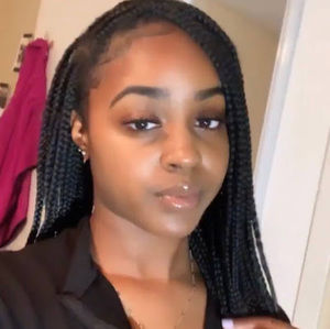 Meet your Posher, Lakeisha